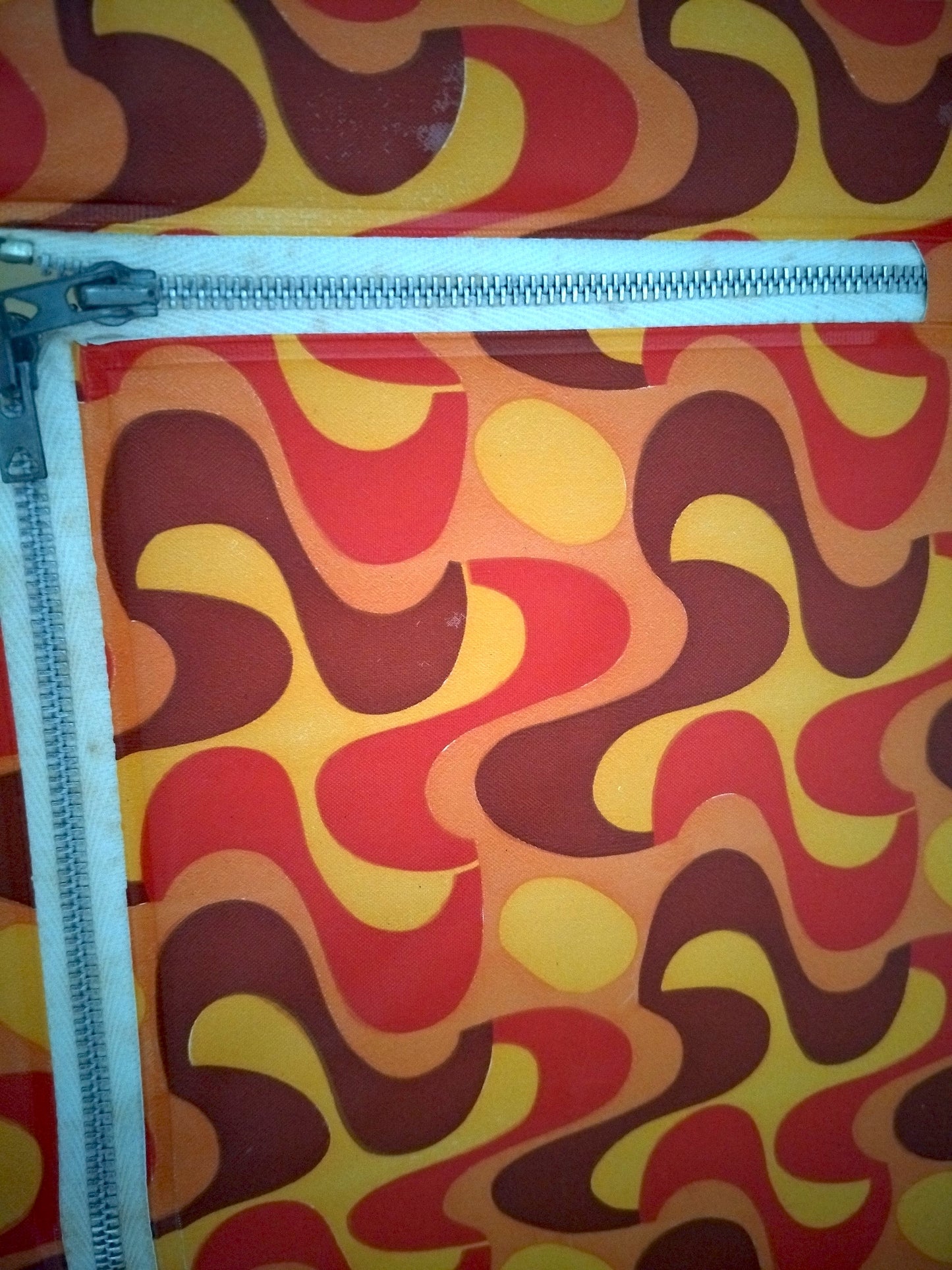 Petit meuble de poupées vintage