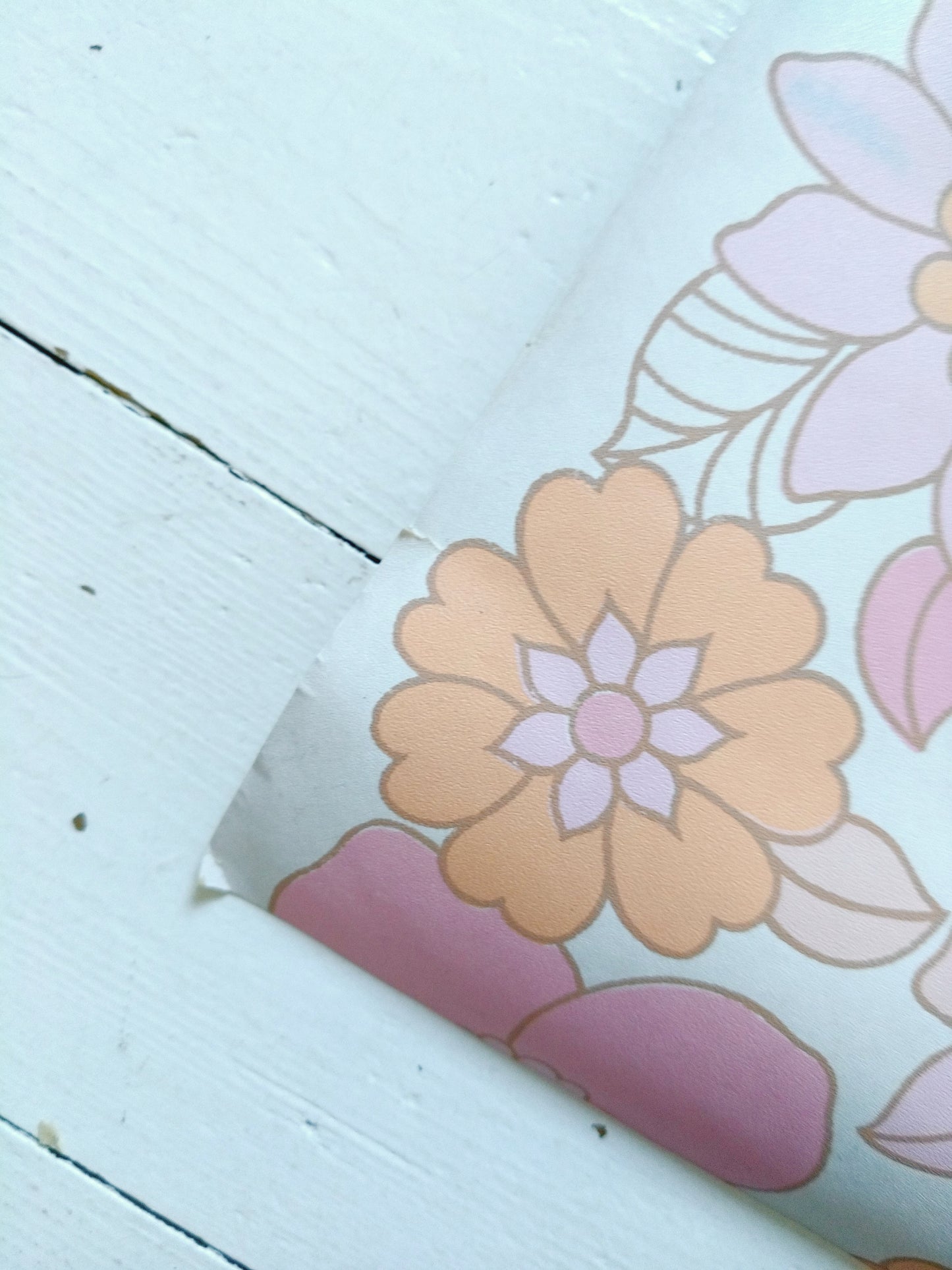 Rouleau de papier peint flower power entamé (encore 7mètres)