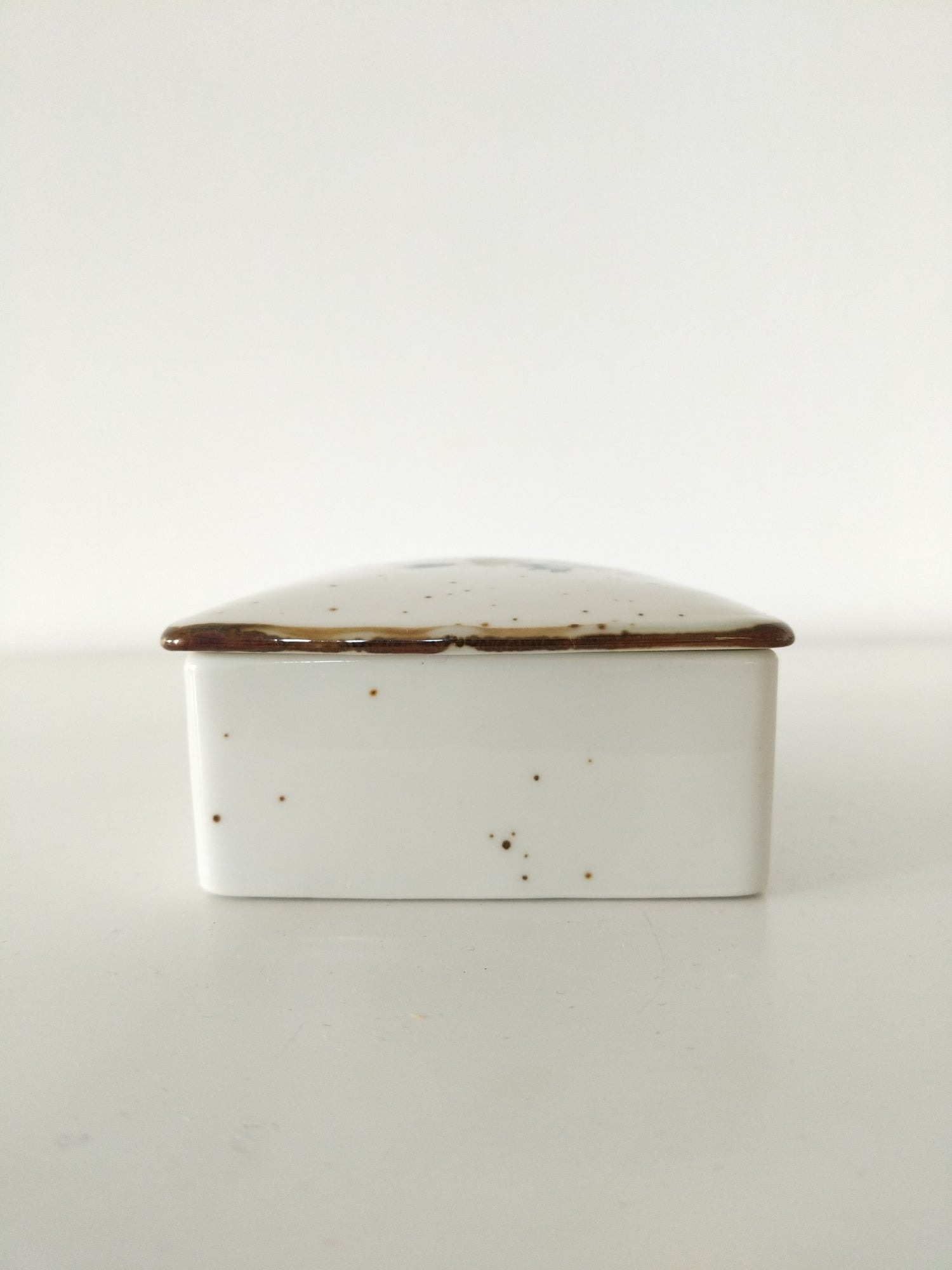 Boîte à bijoux fleur de bleuet en grès - cetaitmieuxavant