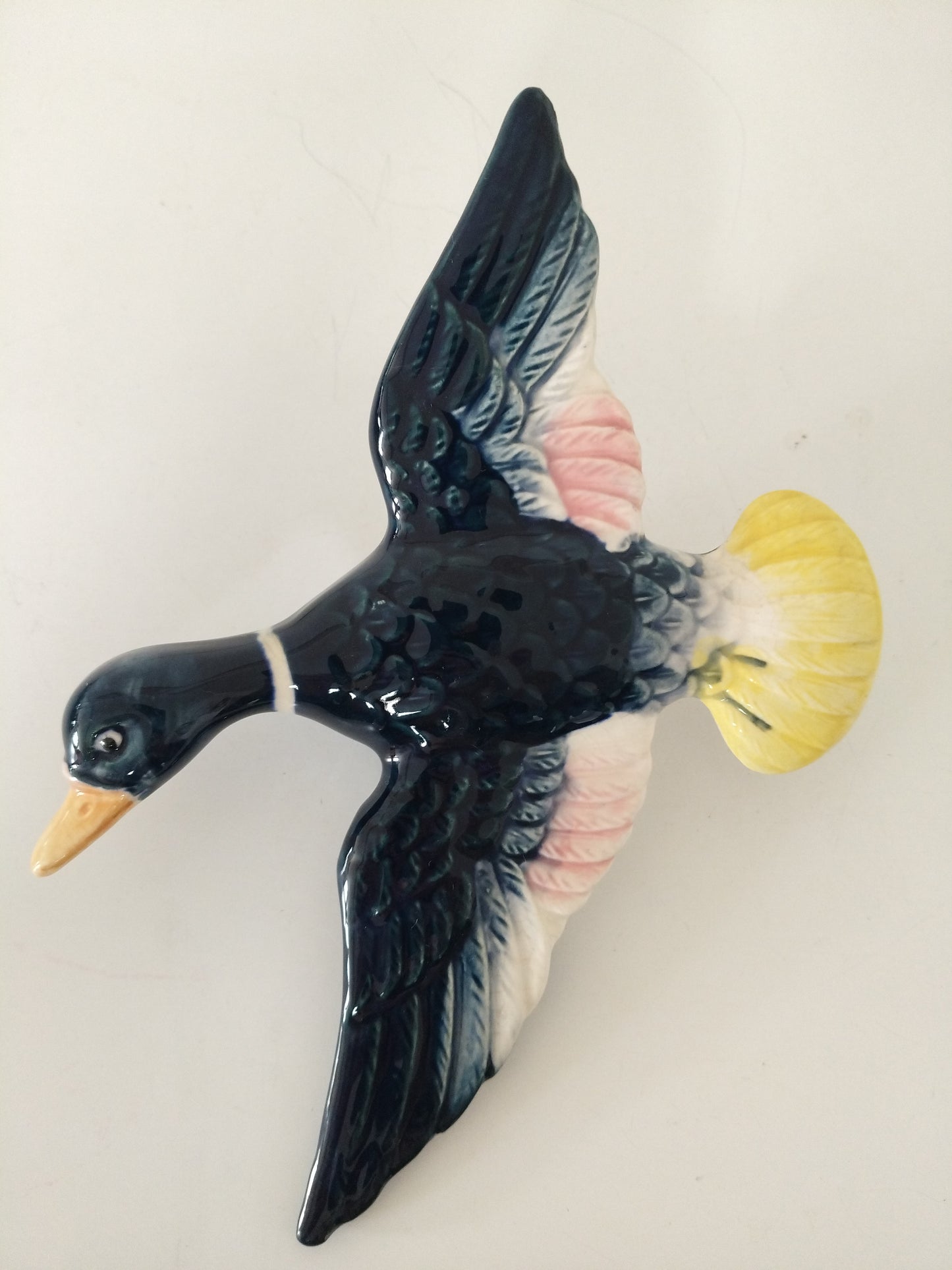 Canard mural en céramique