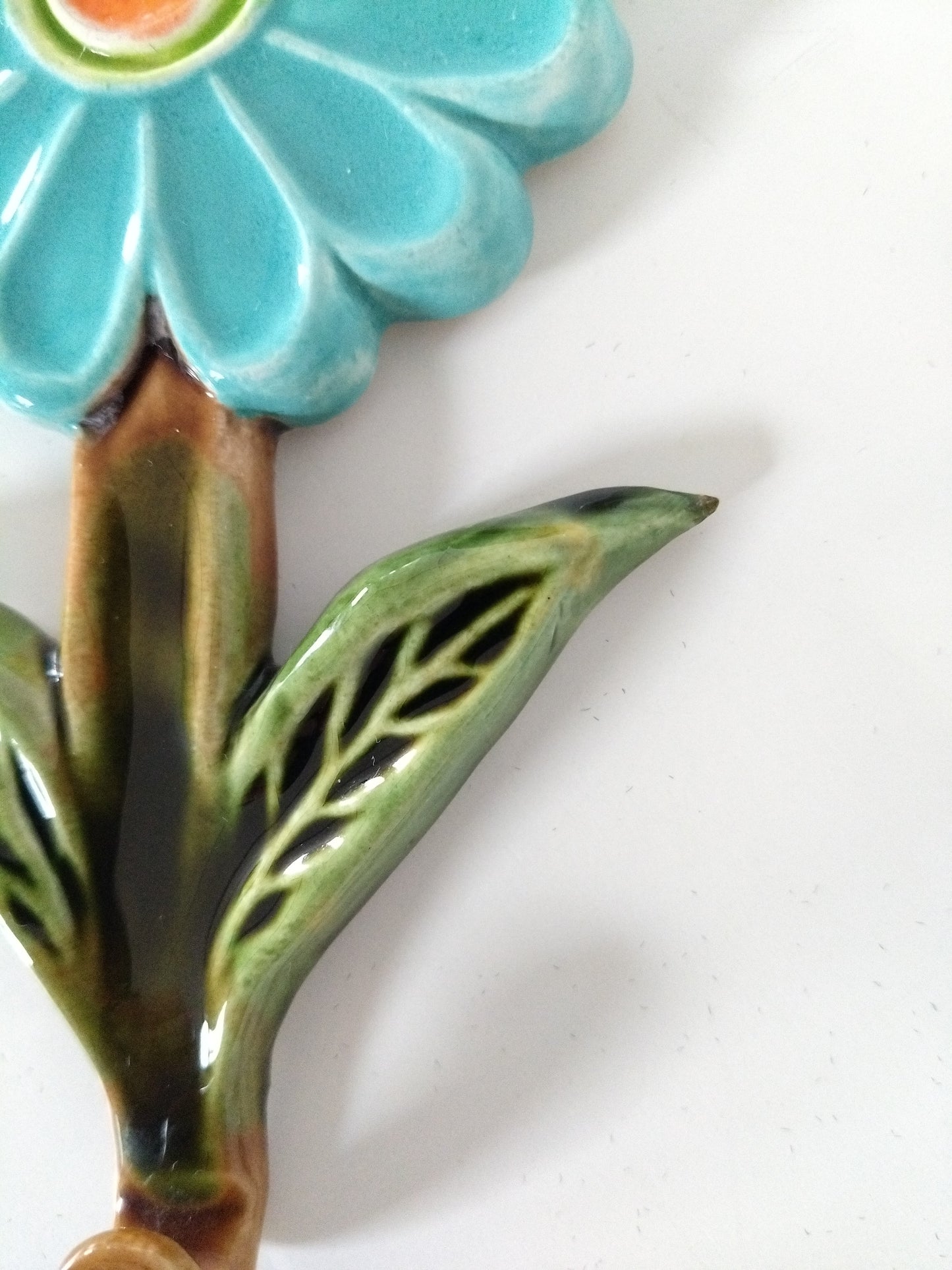 Patère murale fleur en céramique Yann - cetaitmieuxavant