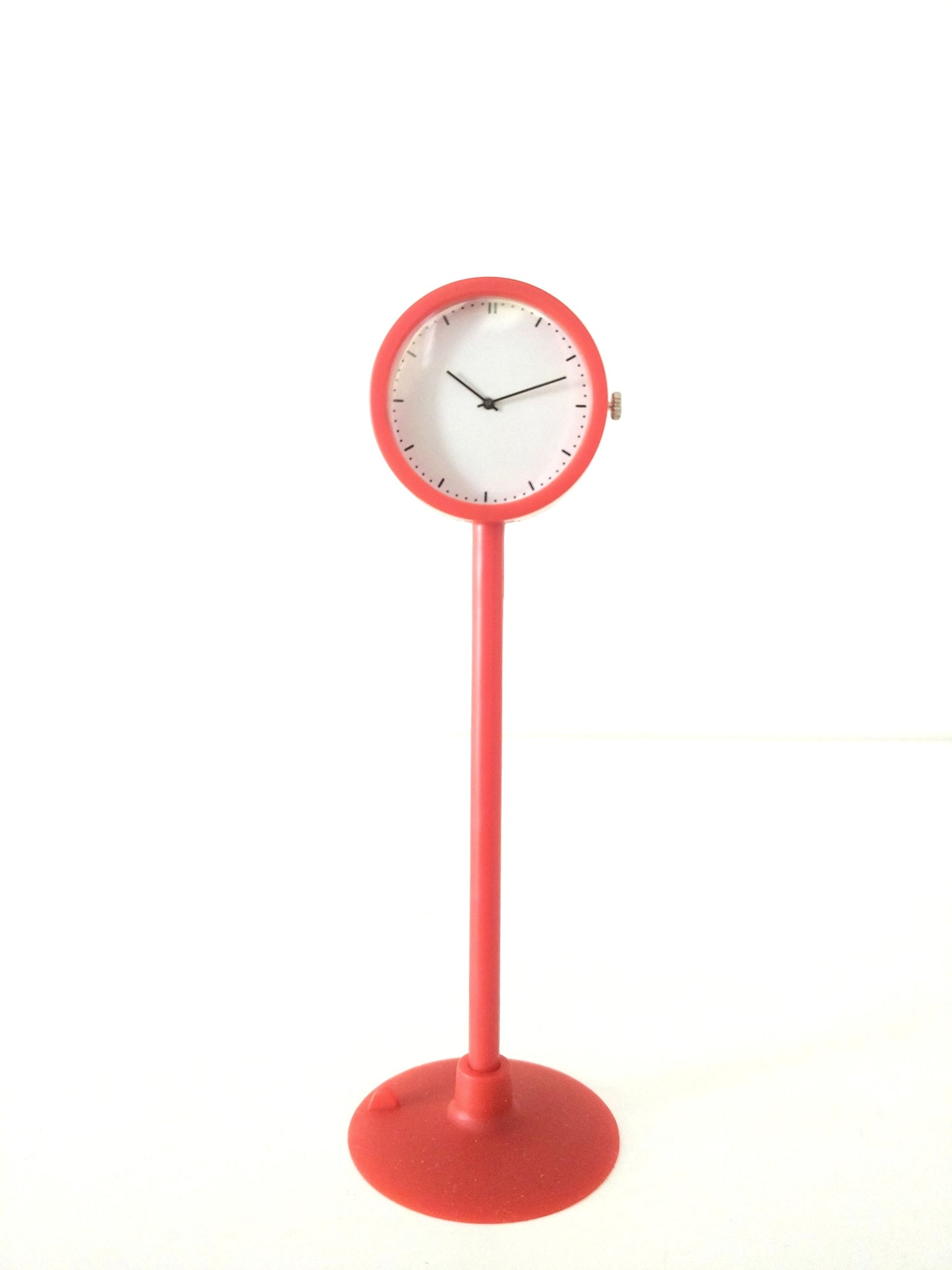 Petite horloge de table à ventouse Ikea Stakig 2019