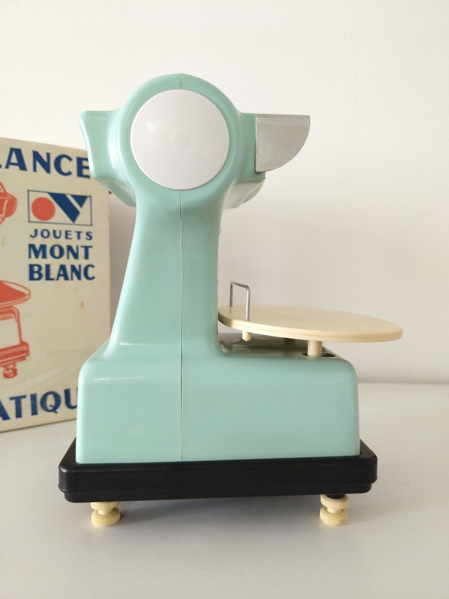 Ancienne balance de marchande jouets Mont Blanc