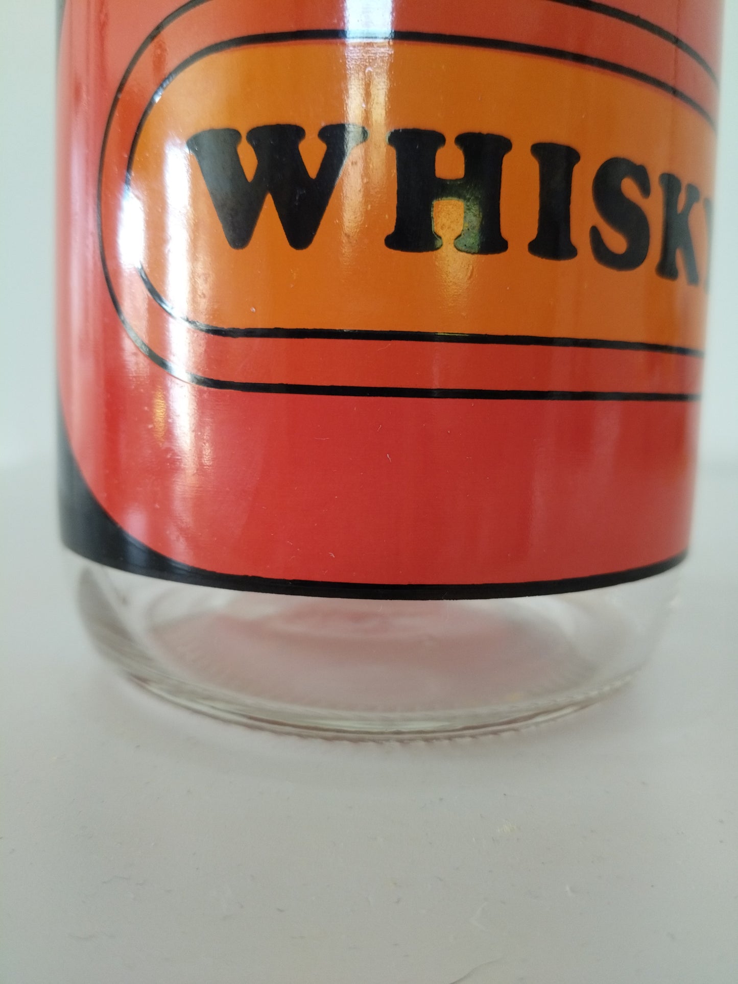 Ancienne bouteille à whisky en verre - cetaitmieuxavant