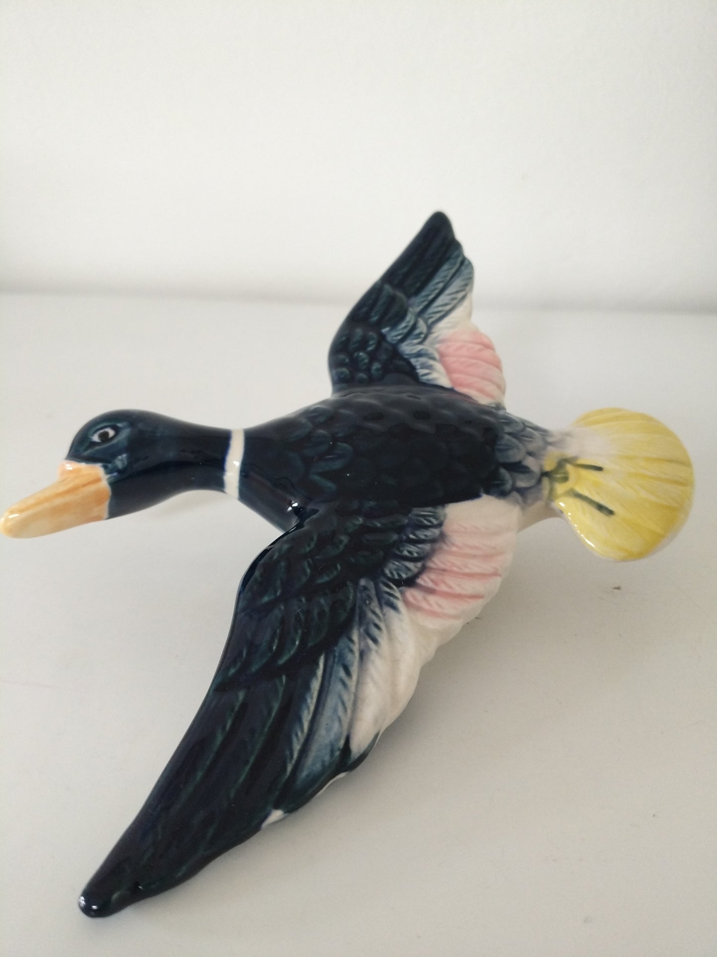 Canard mural en céramique