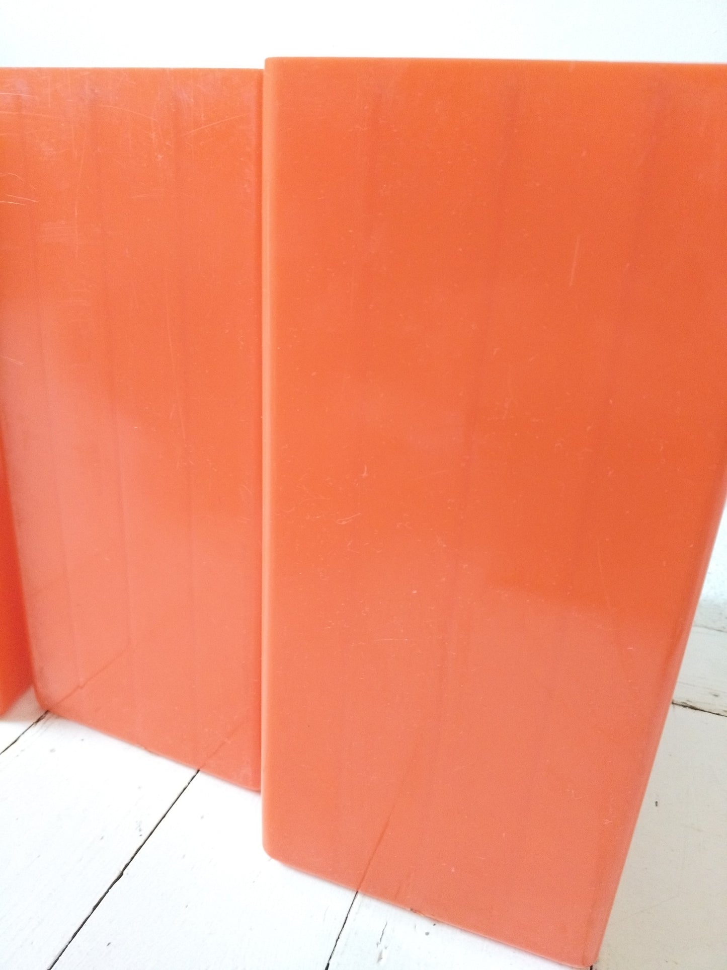 Range-vinyles 33T/ porte-revues Auréac en plastique (à poser ou mural) à l'unité