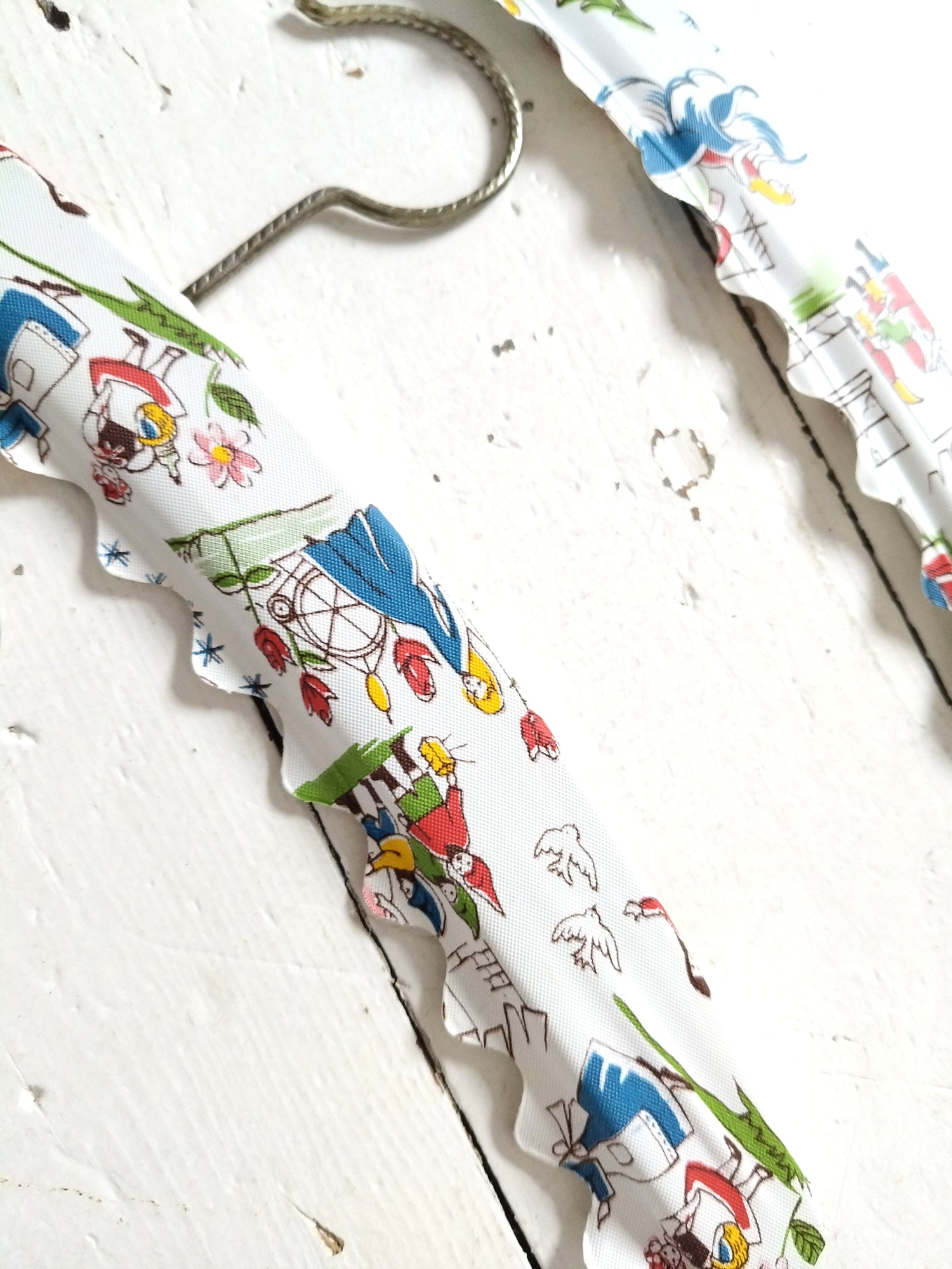 Ensemble de 3 cintres en bois enfant - cetaitmieuxavant