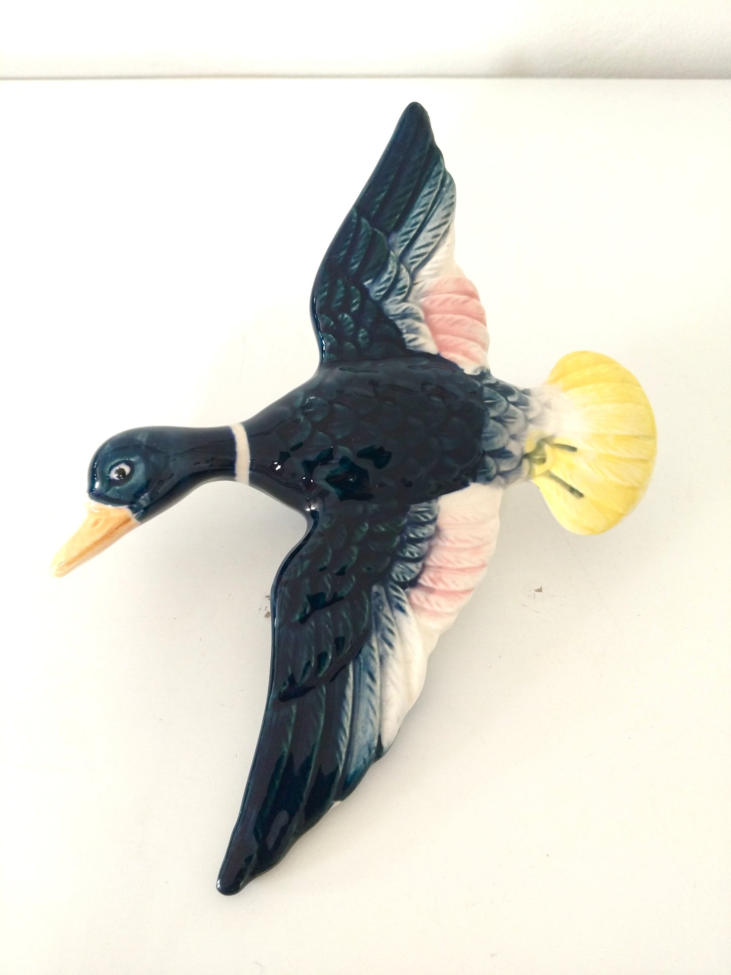 Canard mural en céramique