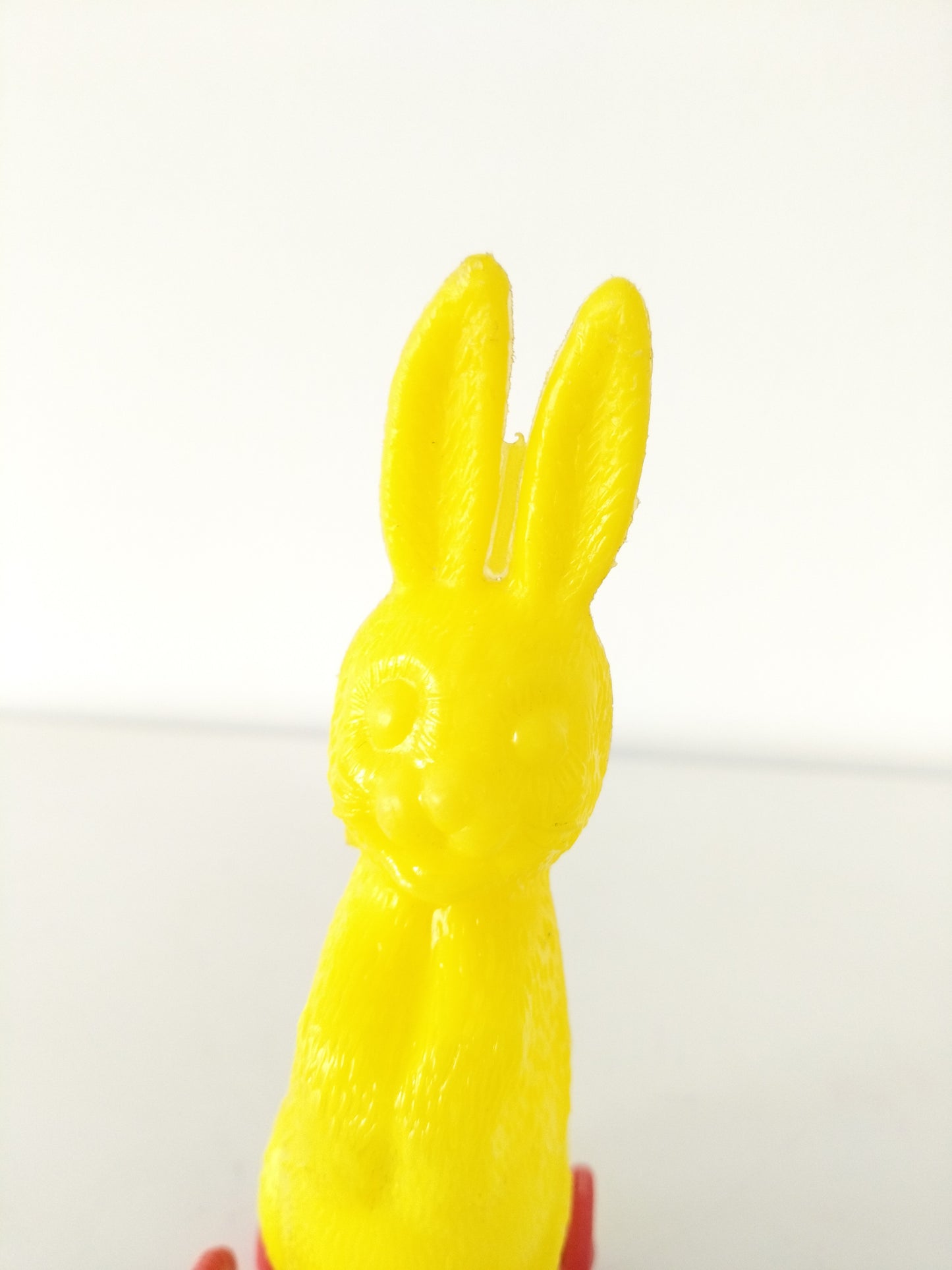 Déco de Pâques/ jouet petit lapin à roulettes en plastique - cetaitmieuxavant