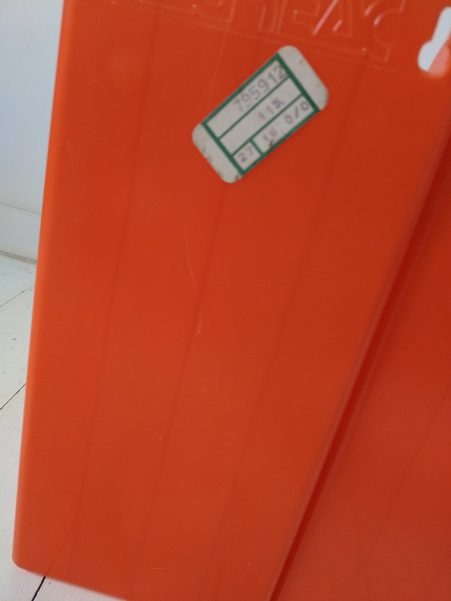 Range-vinyles 33T/ porte-revues Auréac en plastique (à poser ou mural) à l'unité