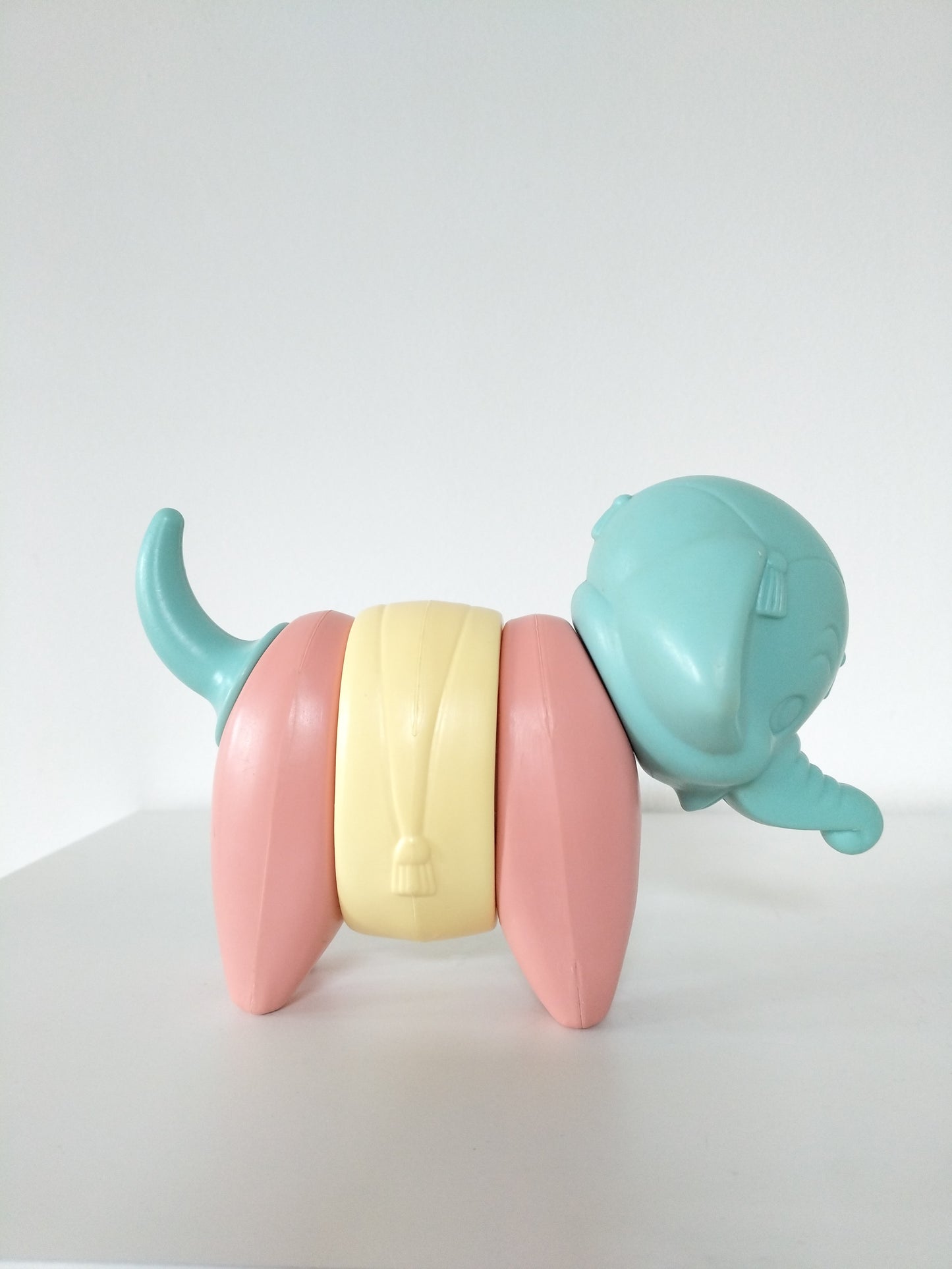 Jouet/ puzzle/ éléphant à emboîter en plastique Tupperware Toy