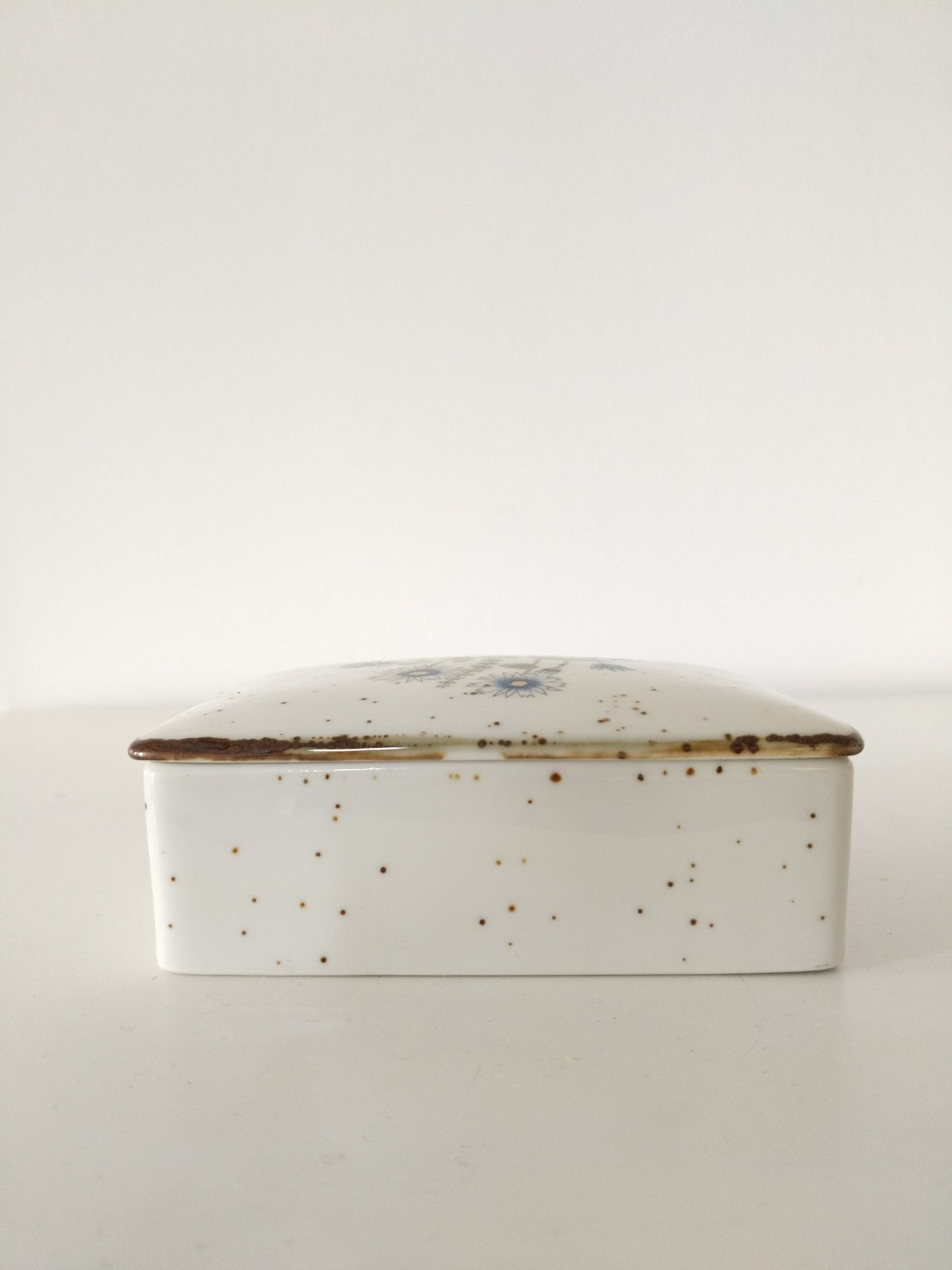 Boîte à bijoux fleur de bleuet en grès - cetaitmieuxavant