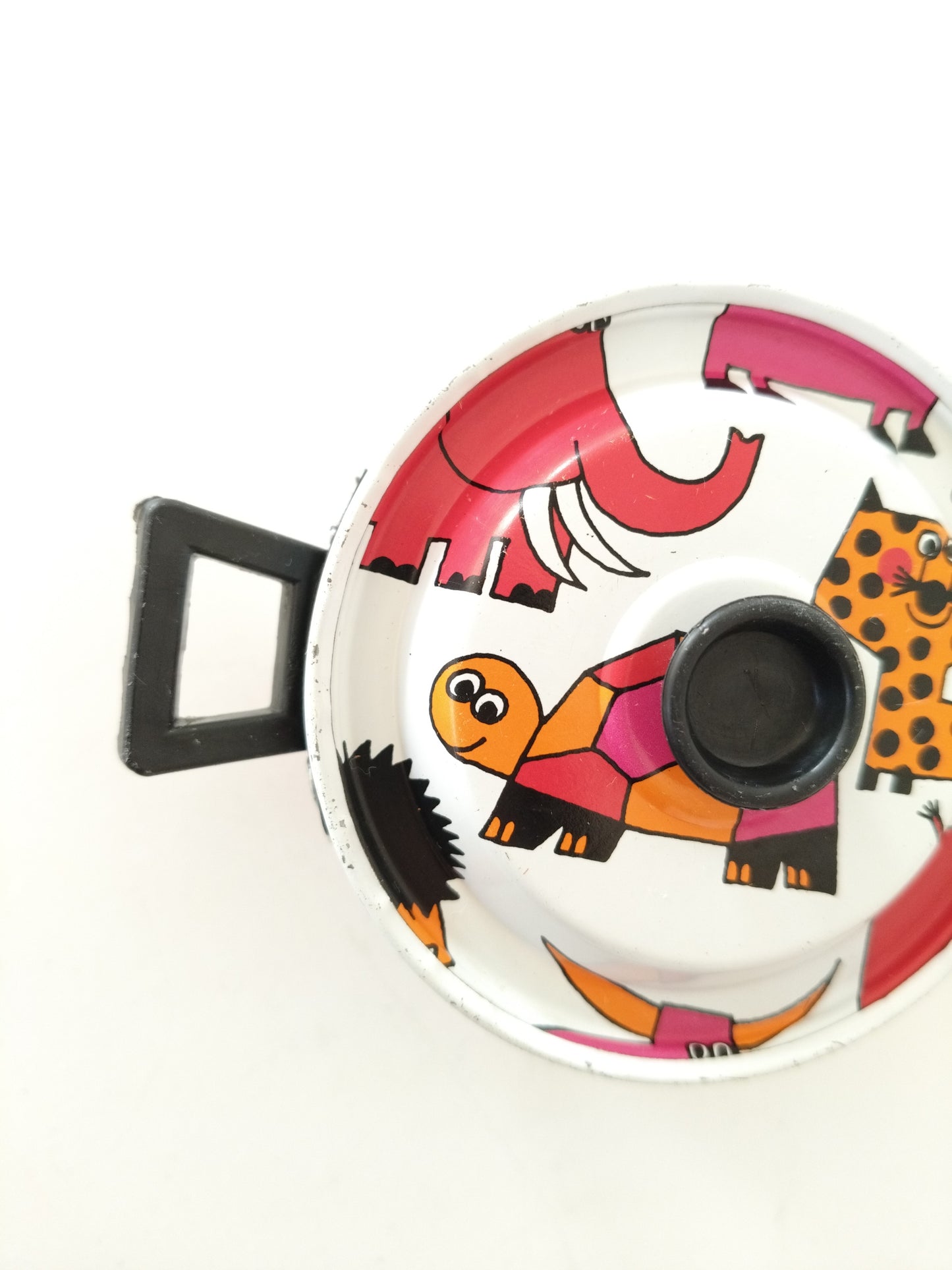 3 éléments de dinette/ casseroles en tôle