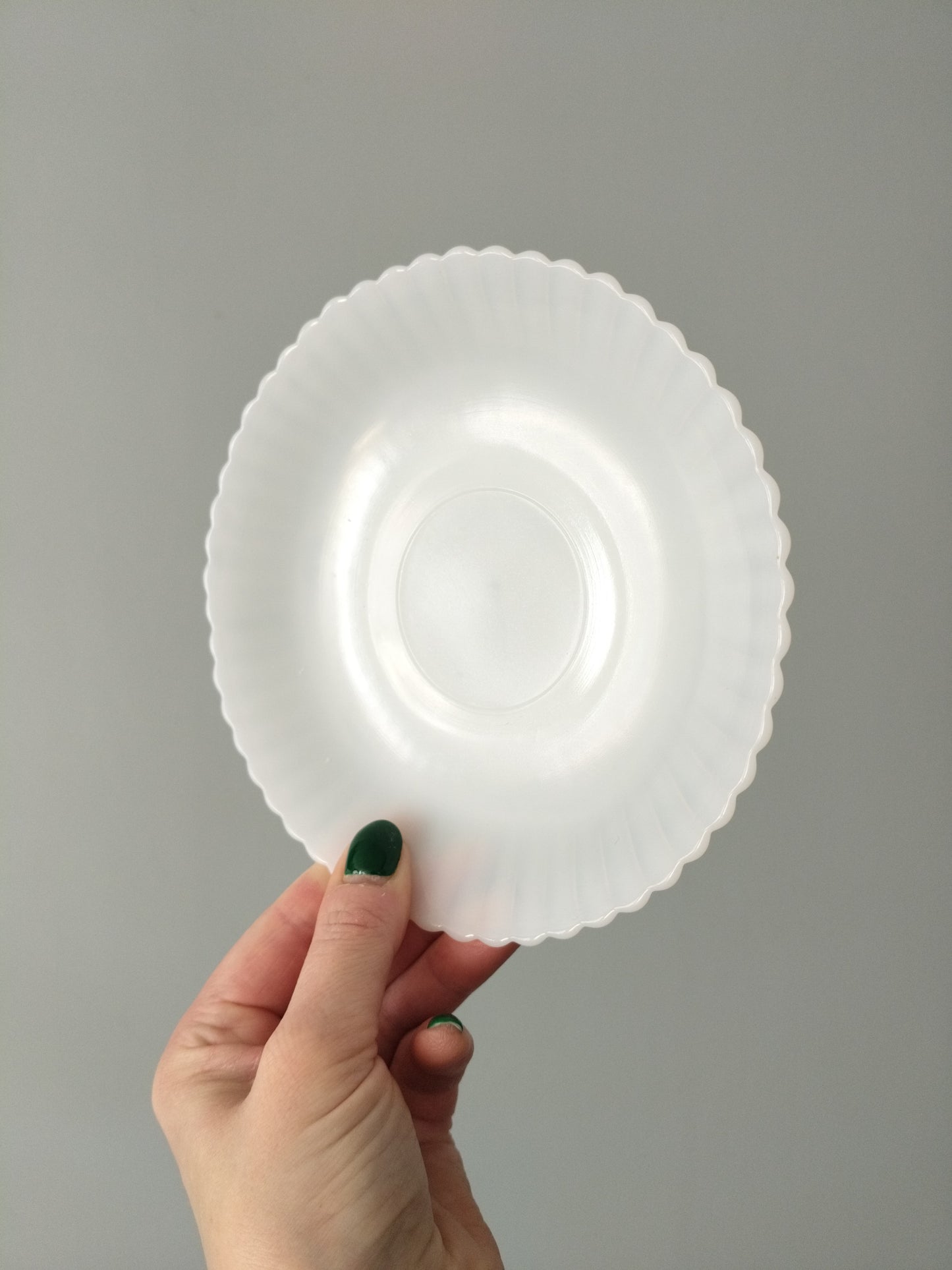 Ensemble de 2 tasses et 2 soucoupes en verre opalin Petalware Macbeth-Evans USA - cetaitmieuxavant