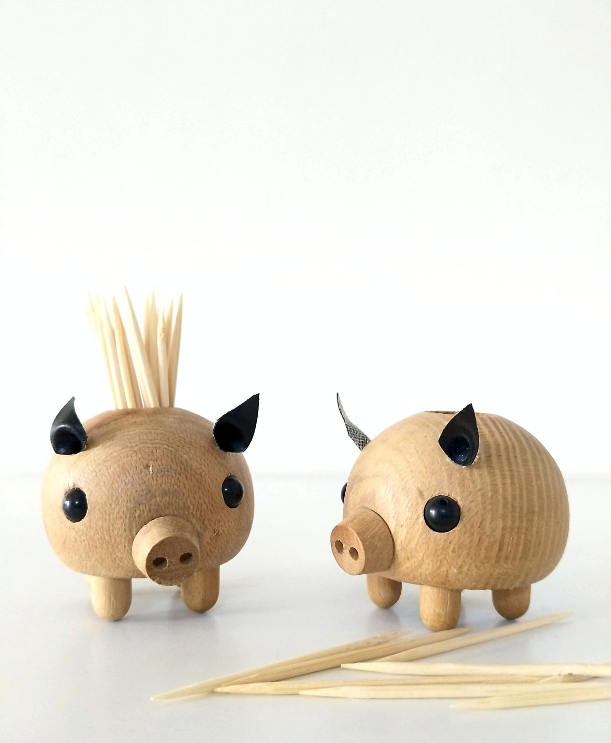 Petit cochon porte cure-dents en bois à l'unité