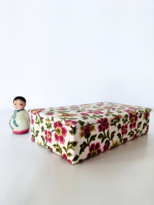 Petite boîte de mercerie carton et tissu Bally