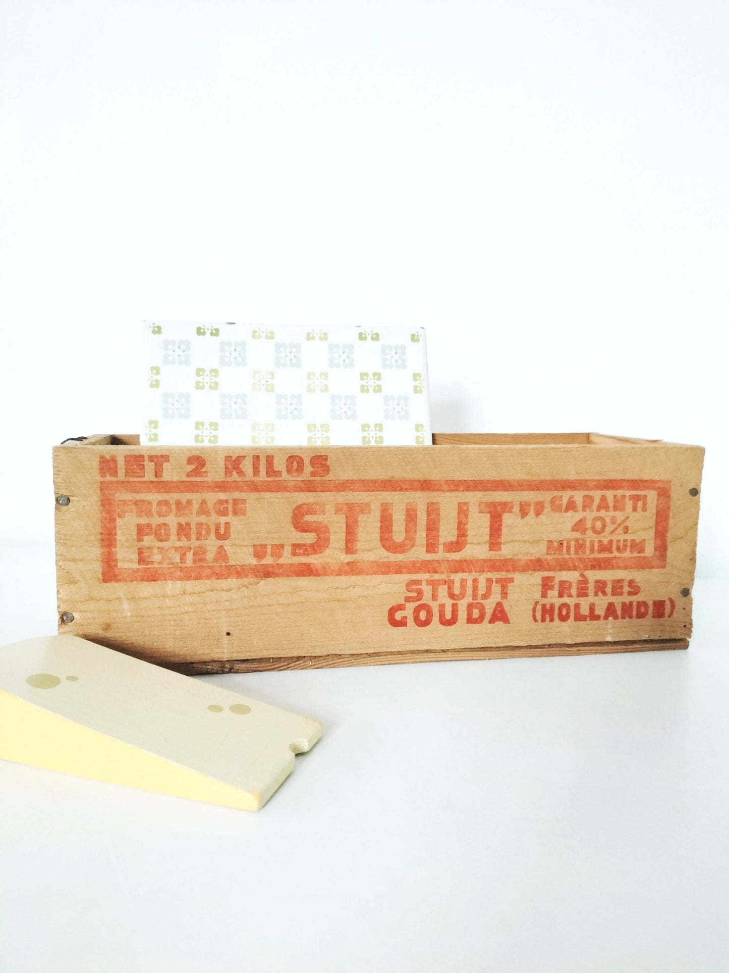 Ancienne boîte à fromage en bois