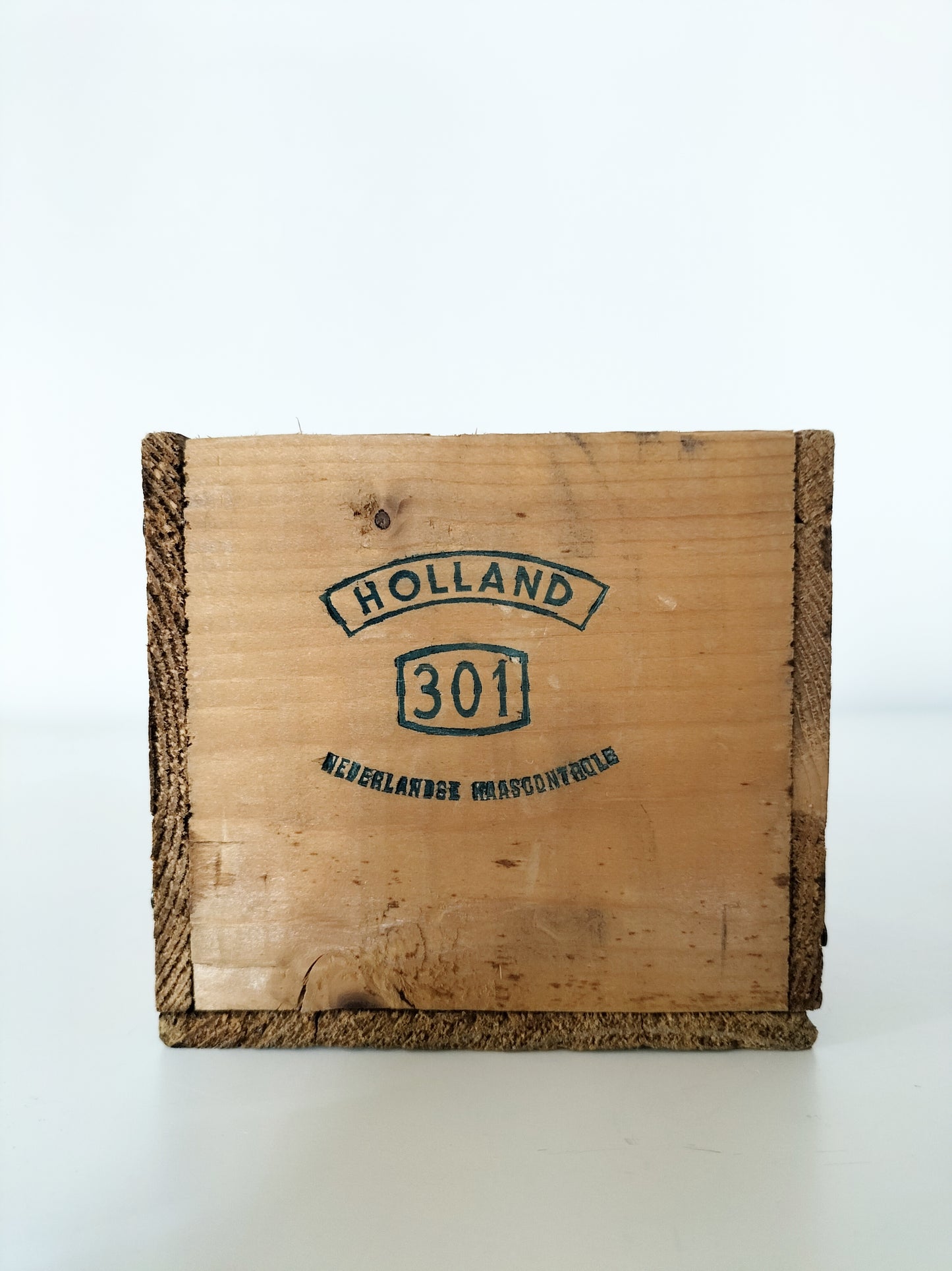 Ancienne boîte à fromage en bois