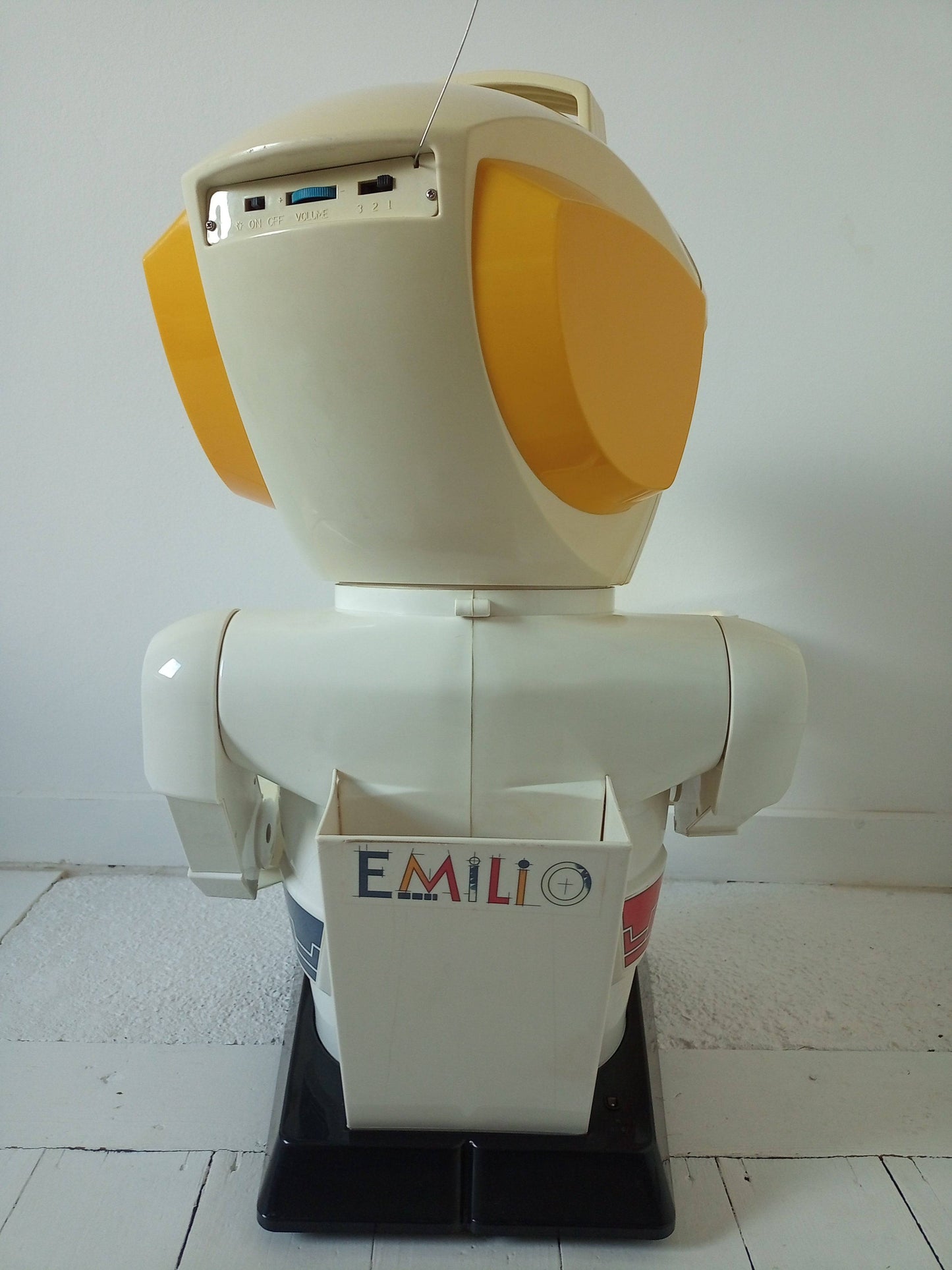Émilio le robot télécommandé - cetaitmieuxavant